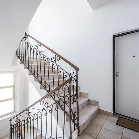 Apartment Trilocale Con Terrazzo